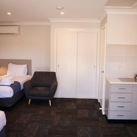 Eastend Studio Apartments Даббо Экстерьер фото