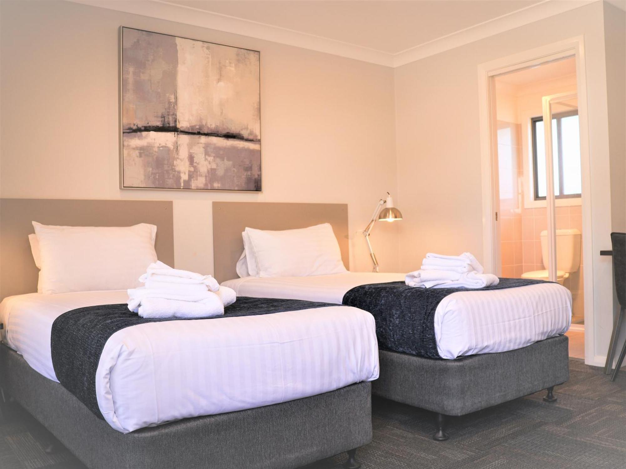 Eastend Studio Apartments Даббо Экстерьер фото