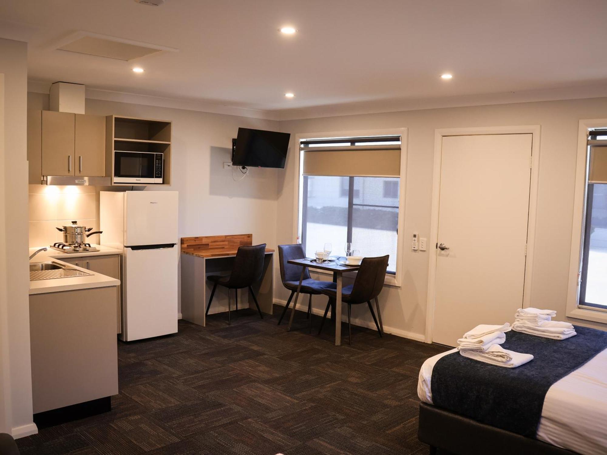 Eastend Studio Apartments Даббо Экстерьер фото
