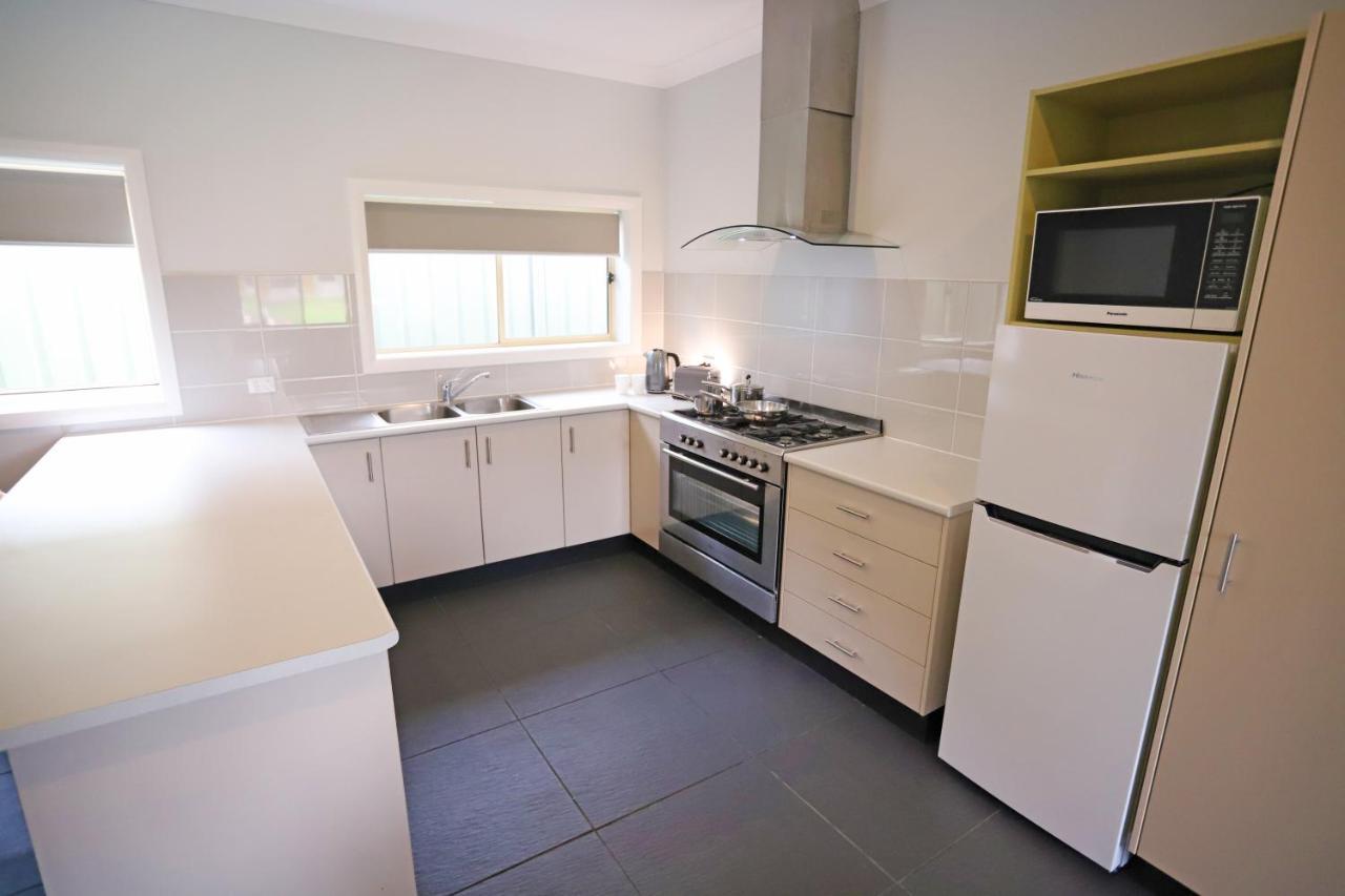 Eastend Studio Apartments Даббо Экстерьер фото